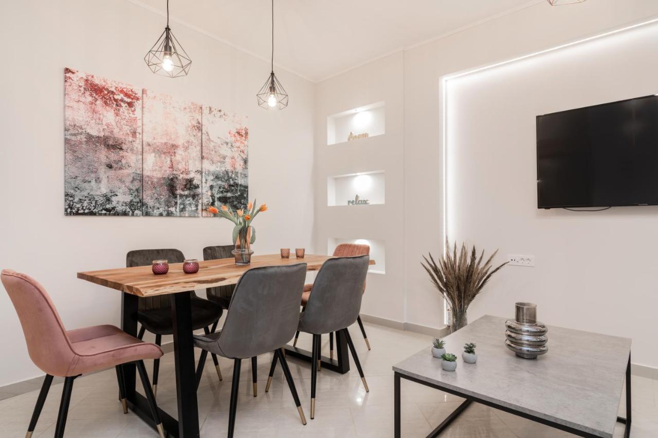 Apartment Sense Deluxe *